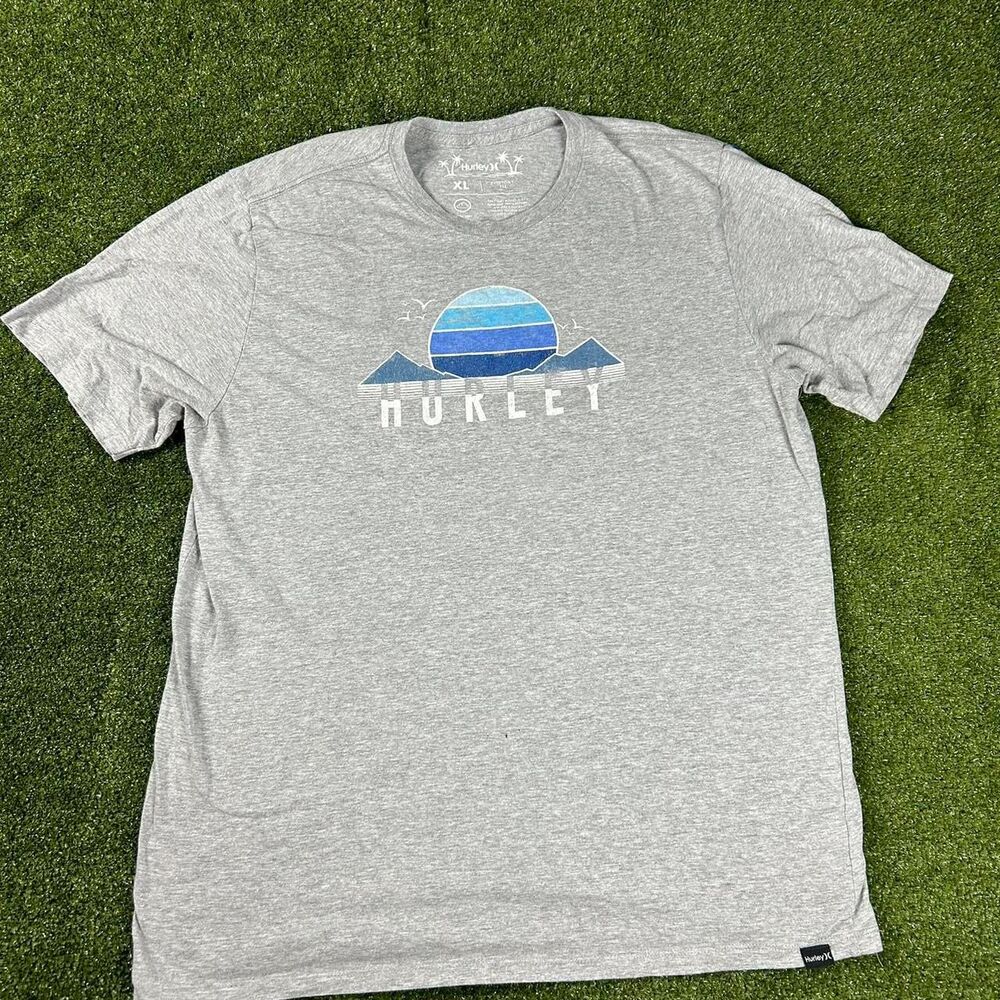 Hurley Men's Grey T-shirt